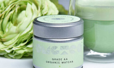 How To Create a Holiday Dessert Bar